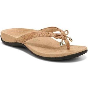 BELLA TOE POST SANDAL in Gold Cork size 8.5